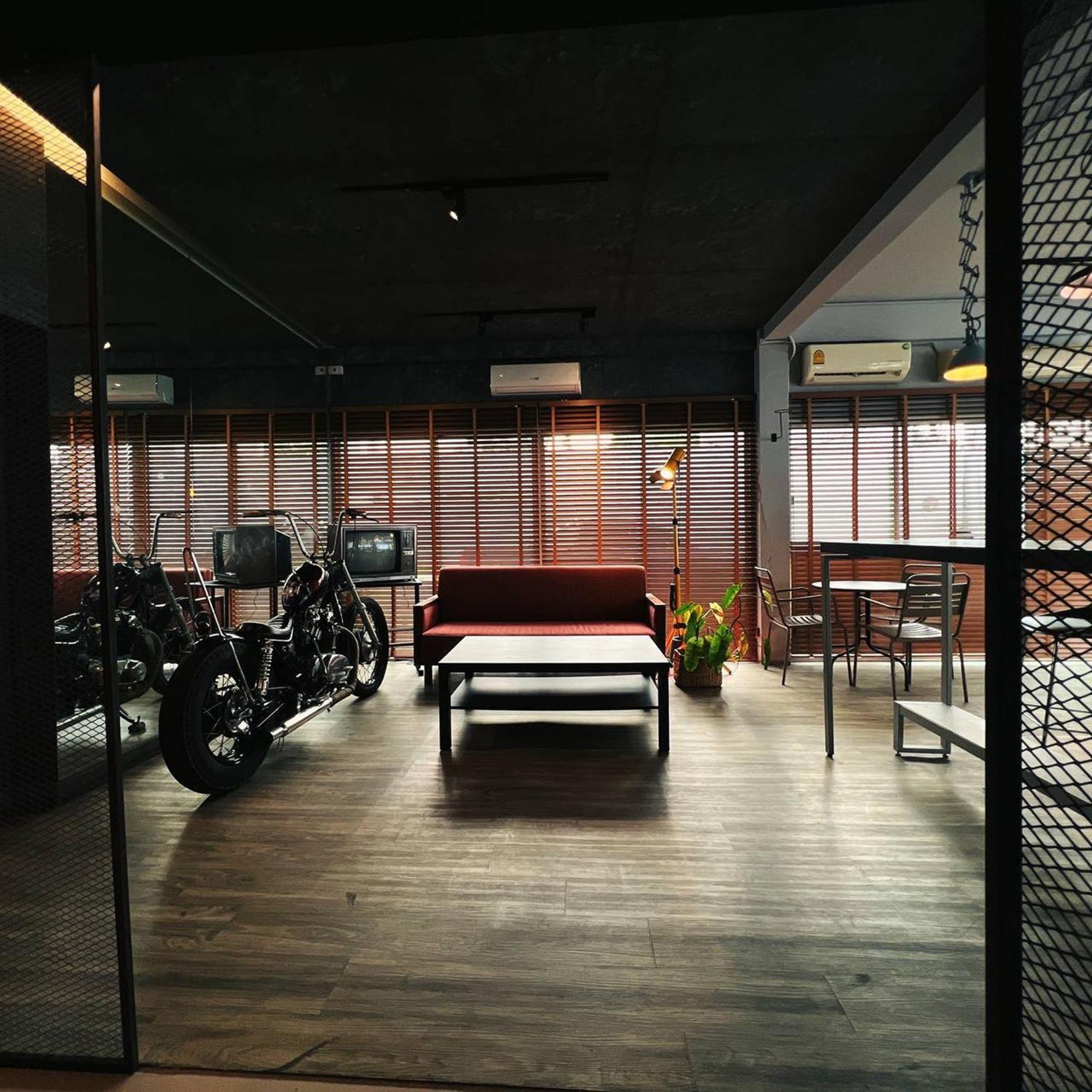 BW Thai Art Style Hotel Bangkok Exterior photo