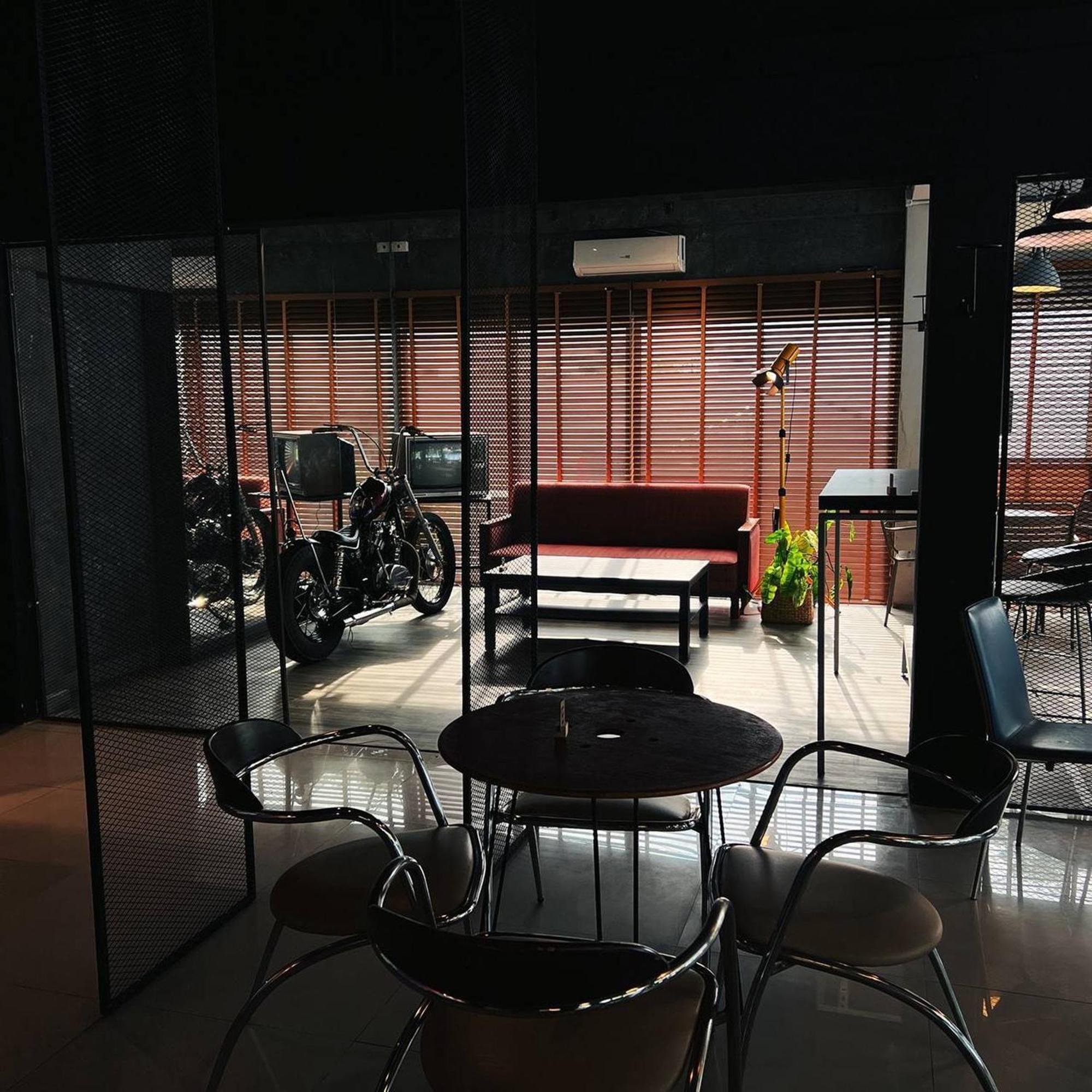 BW Thai Art Style Hotel Bangkok Exterior photo